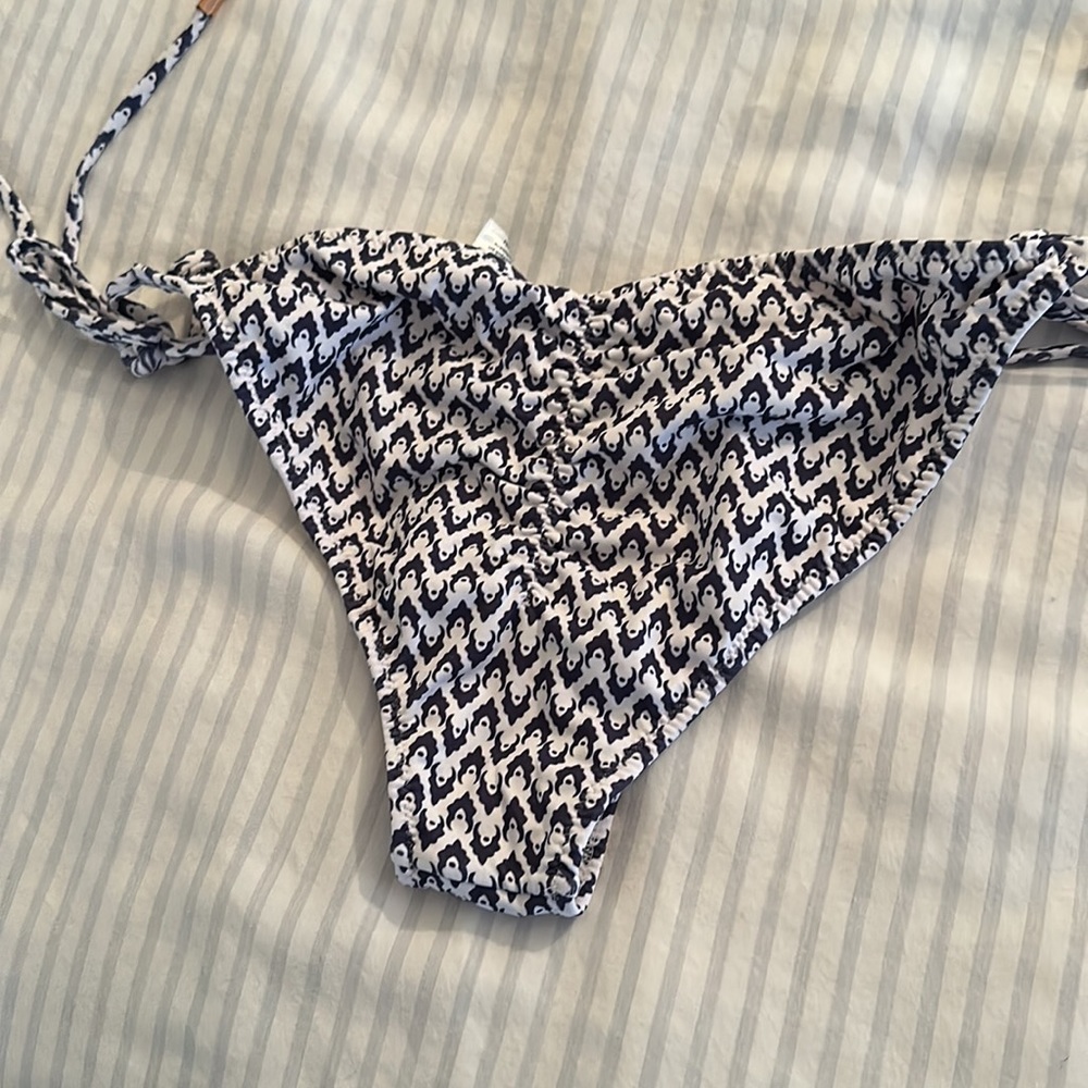 Eberjey Cheeky String Bikini Size L Top And M Bot… - image 2